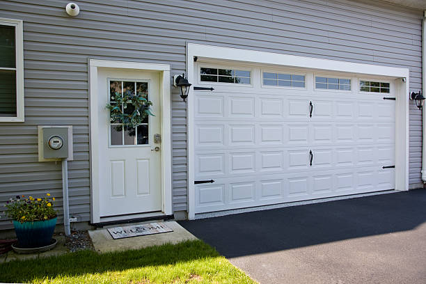 24/7 Emergency Garage Door Panel Replacement experts in Brownstown, PA